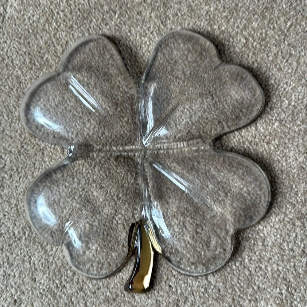 Vintage Glass divider Tray in the Shape of a Four Leaf Clover with Gold accents - Picture 2 of 4